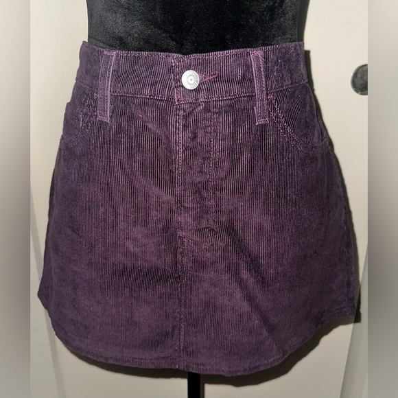 Levi’s Corduroy Icon Mini Skirt In Plum - Size 29 - NWT - Picture 4 of 7